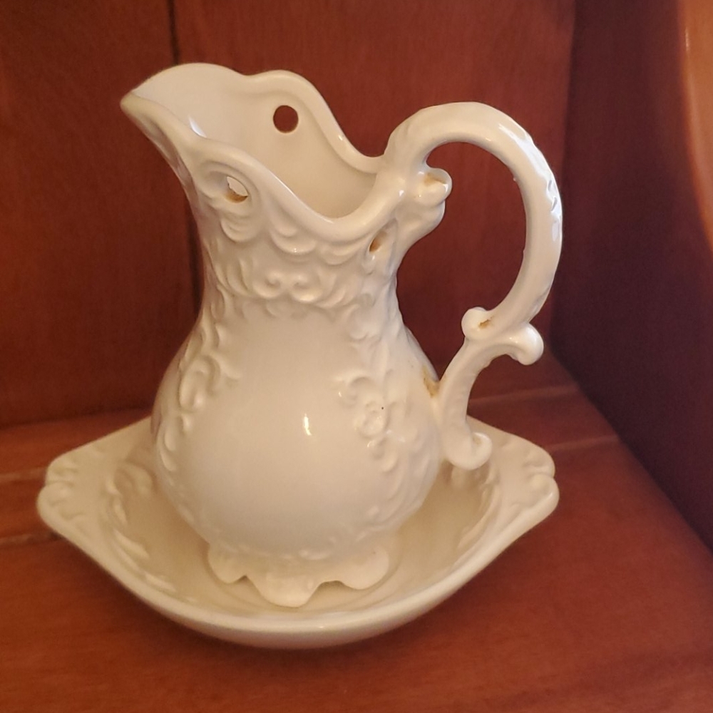 Vintage Napcoware (H)